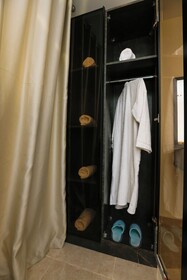 Taj Pyramids View Inn