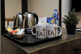 Taj Pyramids View Inn