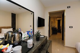 Taj Pyramids View Inn