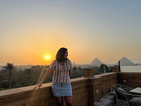 Taj Pyramids View Inn