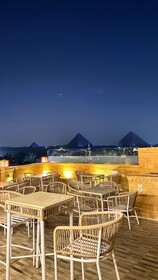 Taj Pyramids View Inn