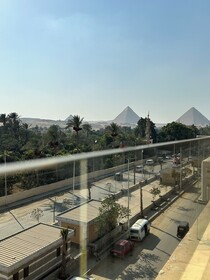 Taj Pyramids View Inn