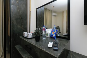 Taj Pyramids View Inn