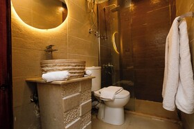 Taj Pyramids View Inn