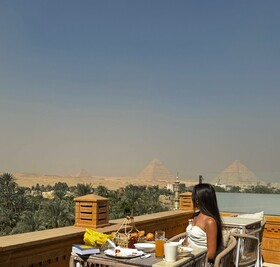 Taj Pyramids View Inn
