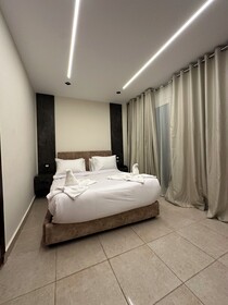 Taj Pyramids View Inn