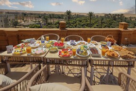 Taj Pyramids View Inn