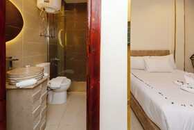 Taj Pyramids View Inn