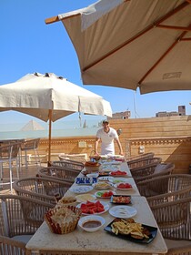 Taj Pyramids View Inn