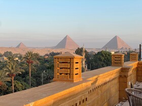 Taj Pyramids View Inn