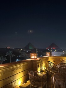 Taj Pyramids View Inn