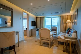 Sunrise Alex Avenue Hotel