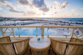 Sunrise Alex Avenue Hotel