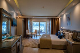 Sunrise Alex Avenue Hotel