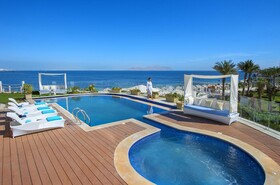 SUNRISE Arabian Beach Resort - Grand Select