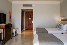 SUNRISE Arabian Beach Resort - Grand Select