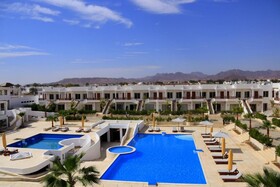 A Residence - Superior One Bedroom Aparthotel