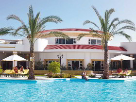 Coral Beach Resort Tiran