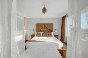 Royal Savoy Hotel & Villas