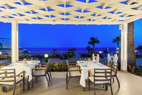 Royal Savoy Hotel & Villas