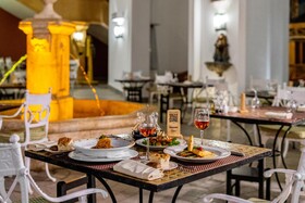 Royal Savoy Hotel & Villas