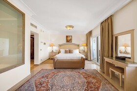 Royal Savoy Hotel & Villas