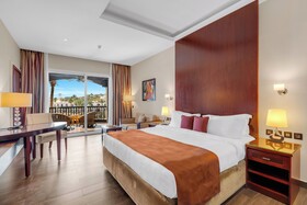 Royal Savoy Hotel & Villas