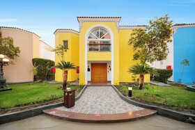 Royal Savoy Hotel & Villas