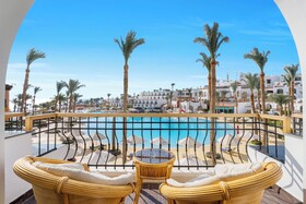 Royal Savoy Hotel & Villas