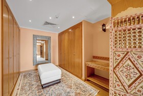 Royal Savoy Hotel & Villas