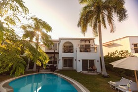 Royal Savoy Hotel & Villas