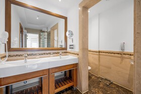 Royal Savoy Hotel & Villas