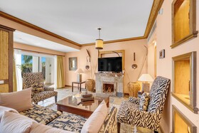 Royal Savoy Hotel & Villas