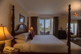 Royal Savoy Hotel & Villas