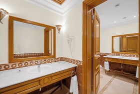 Royal Savoy Hotel & Villas