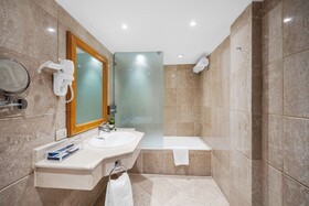 Royal Savoy Hotel & Villas