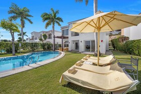 Royal Savoy Hotel & Villas