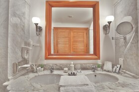 Royal Savoy Hotel & Villas