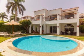 Royal Savoy Hotel & Villas