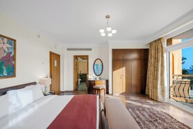 Royal Savoy Hotel & Villas