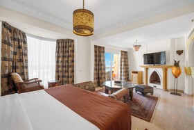 Royal Savoy Hotel & Villas