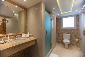 Royal Savoy Hotel & Villas