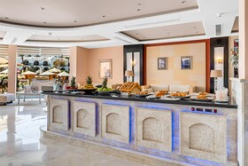 Royal Savoy Hotel & Villas