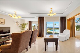 Royal Savoy Hotel & Villas