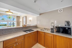 Royal Savoy Hotel & Villas