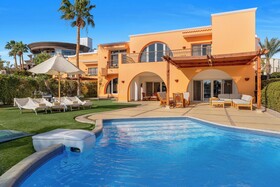 Royal Savoy Hotel & Villas