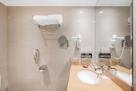 Royal Savoy Hotel & Villas