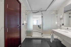 Royal Savoy Hotel & Villas