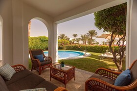 Royal Savoy Hotel & Villas