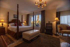 Royal Savoy Hotel & Villas